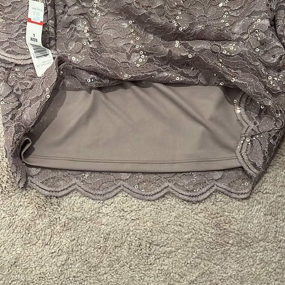 Jump Apparel Bodycon Dress - Picture 6 of 8